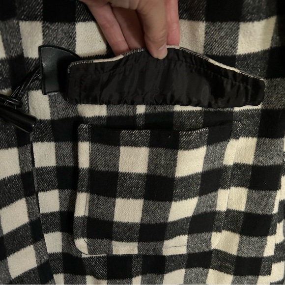 Love Tree Plaid Jacket - Picture 6 of 7